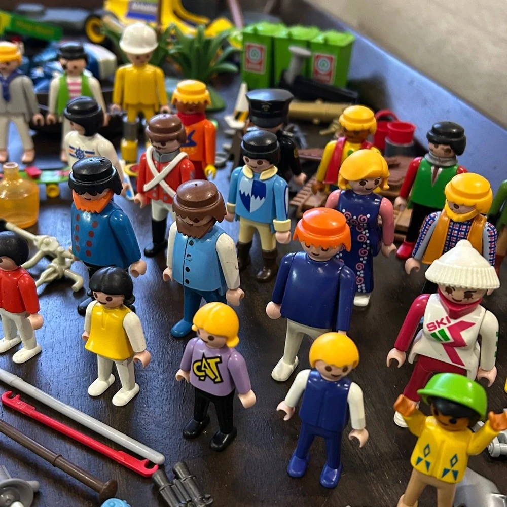 Vintage Playmobil 70’s, 80’s , 90’s and up Tons of Pieces!!!! Fantastic deal - Picture 14 of 16